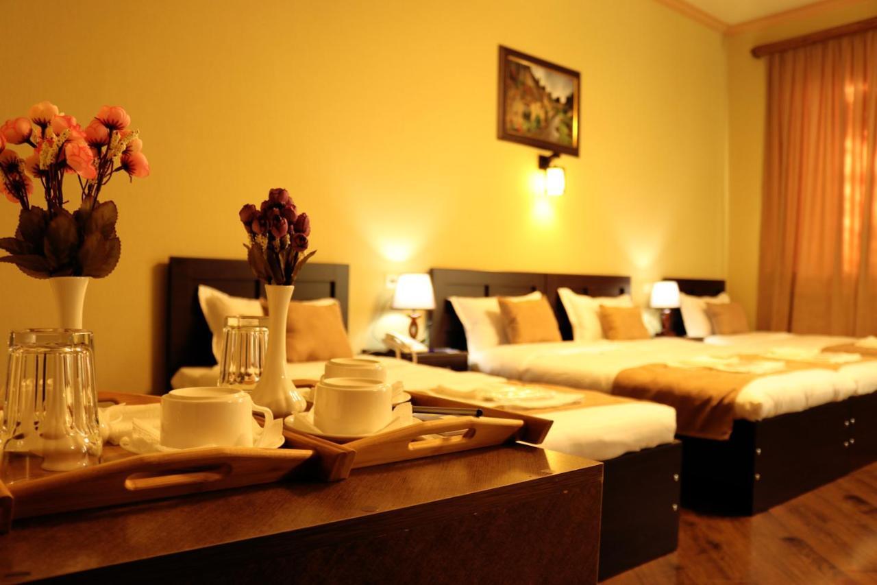 Sisno Hotel Tbilisi Buitenkant foto