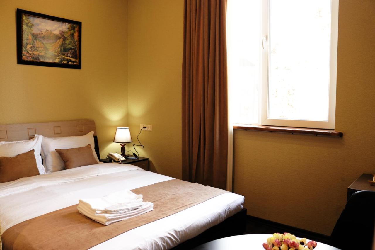 Sisno Hotel Tbilisi Buitenkant foto