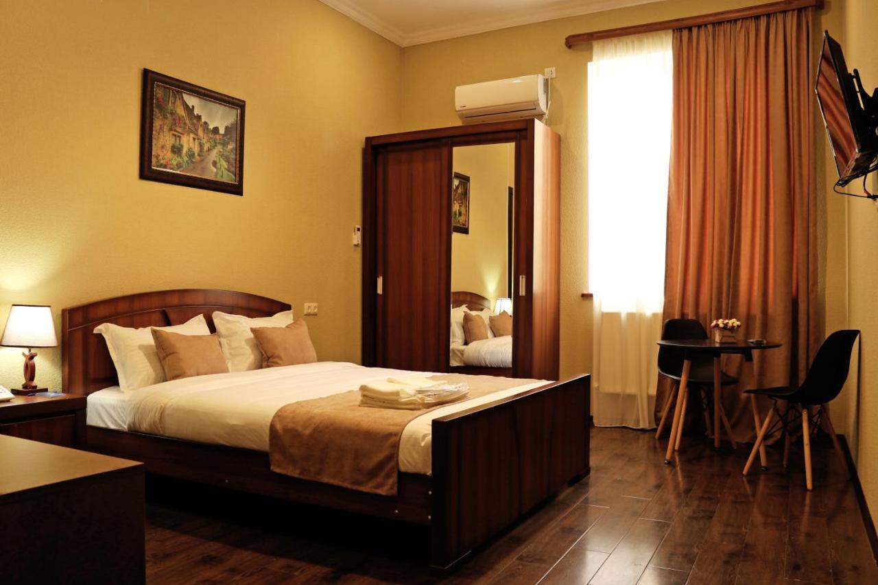 Sisno Hotel Tbilisi Buitenkant foto